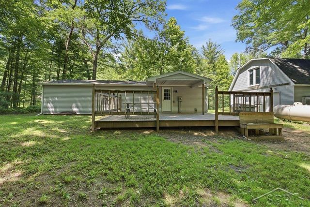 203 W Sampson Drive, Jerome Twp, MI 48657