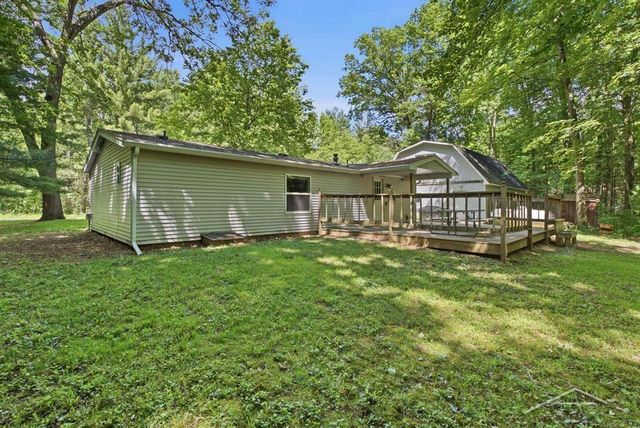 203 W Sampson Drive, Jerome Twp, MI 48657