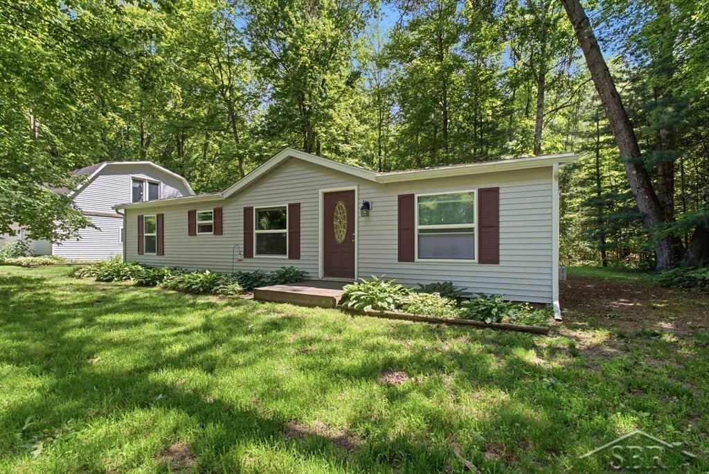 203 W Sampson Drive, Jerome Twp, MI 48657