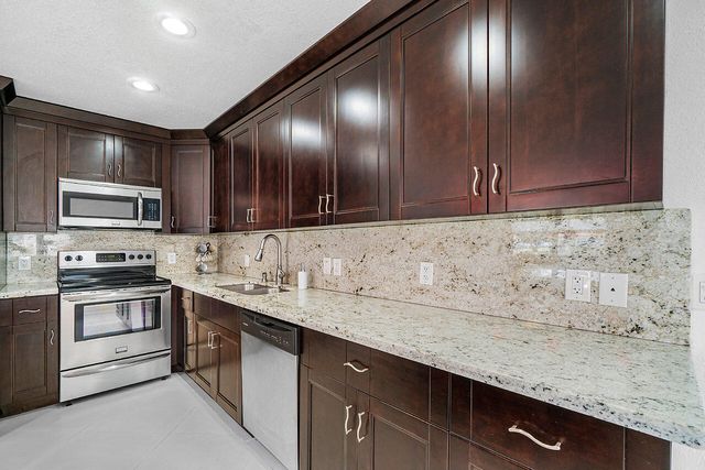 143 SEVILLE E, Delray Beach, FL 33446