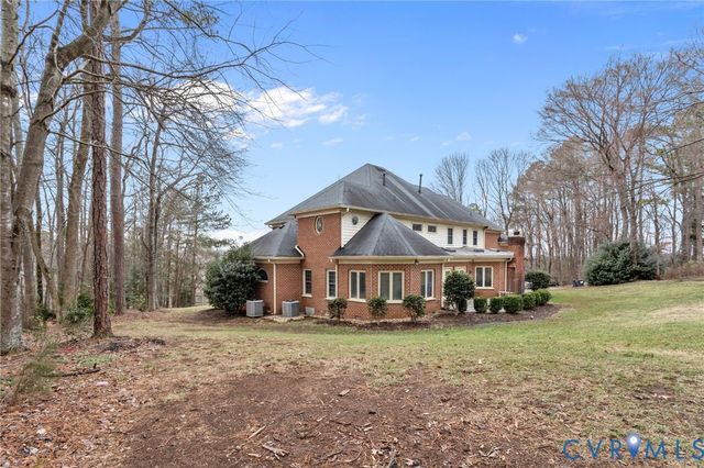 2121 Christendom Dr, Chesterfield, VA 23113