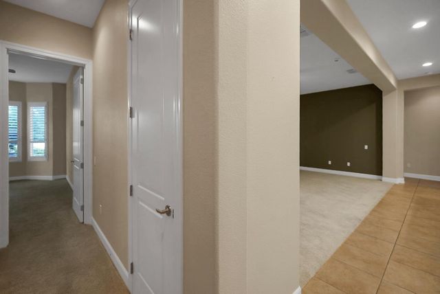 1281 Longhorn Ln, Lincoln, CA 95648