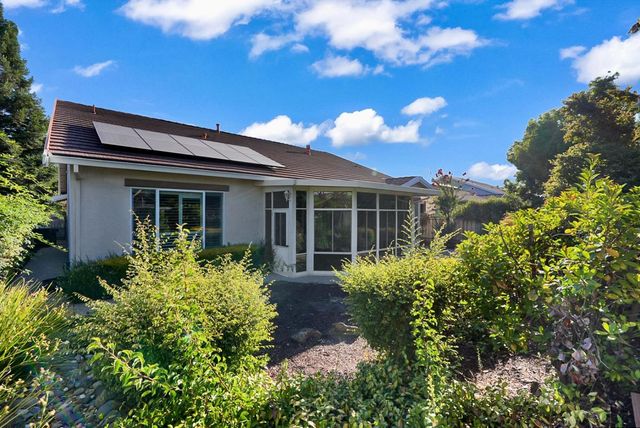 1281 Longhorn Ln, Lincoln, CA 95648
