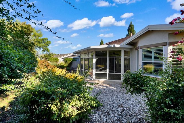 1281 Longhorn Ln, Lincoln, CA 95648