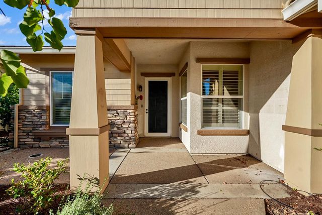 1281 Longhorn Ln, Lincoln, CA 95648