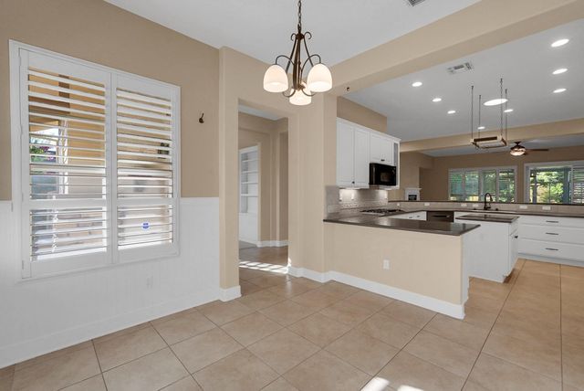 1281 Longhorn Ln, Lincoln, CA 95648
