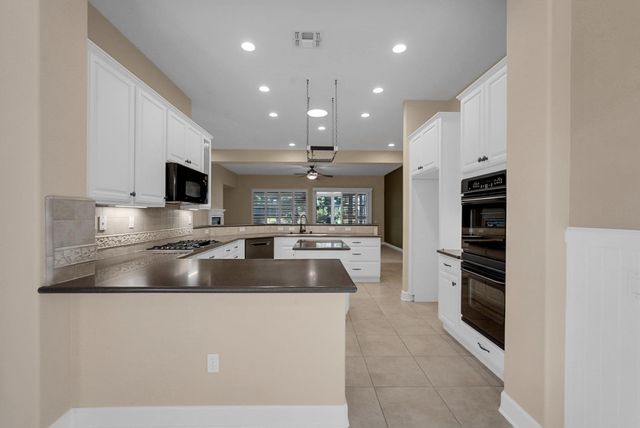 1281 Longhorn Ln, Lincoln, CA 95648