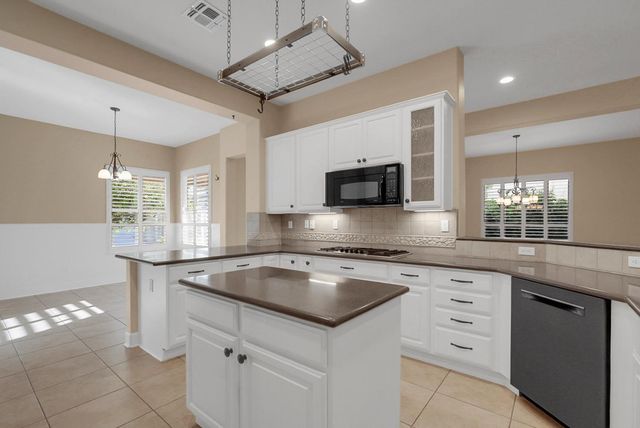 1281 Longhorn Ln, Lincoln, CA 95648
