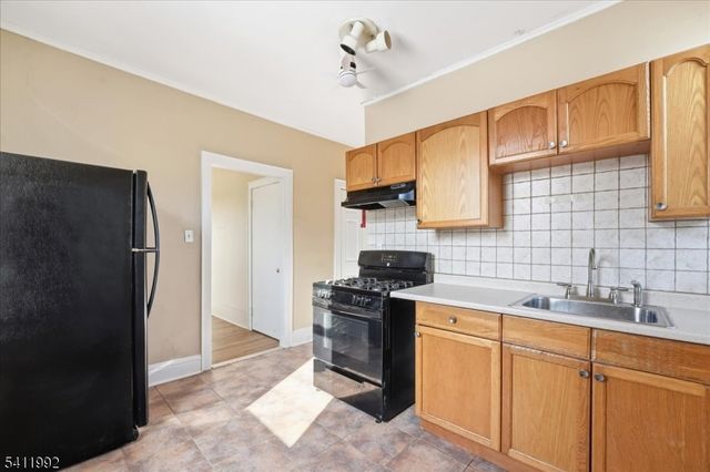 91 2Nd St, Woodbridge Twp., NJ 07095