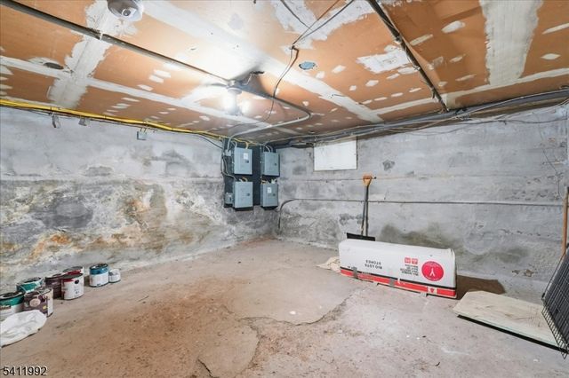 91 2Nd St, Woodbridge Twp., NJ 07095