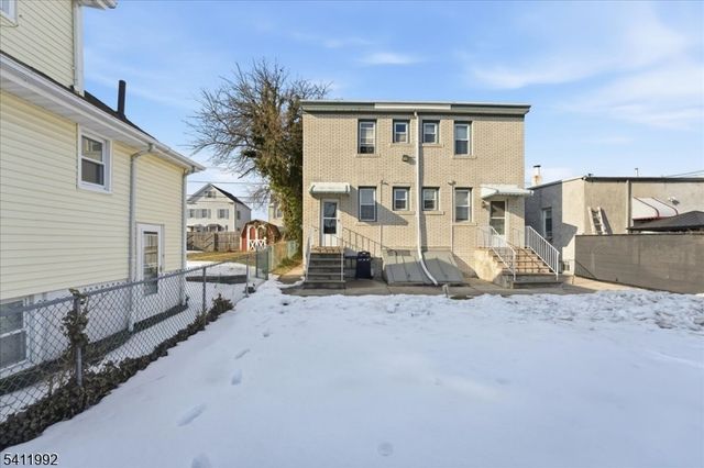 91 2Nd St, Woodbridge Twp., NJ 07095