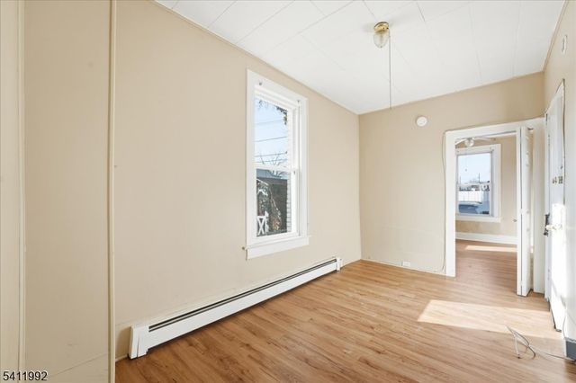 91 2Nd St, Woodbridge Twp., NJ 07095