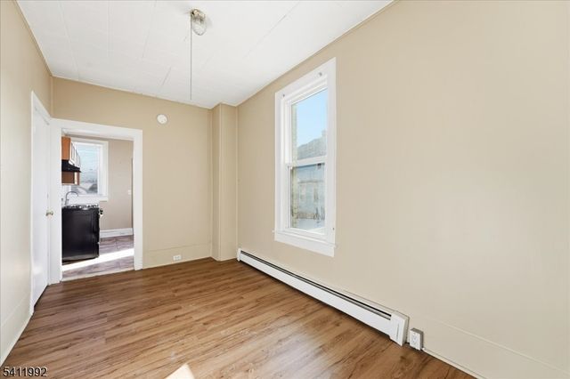 91 2Nd St, Woodbridge Twp., NJ 07095