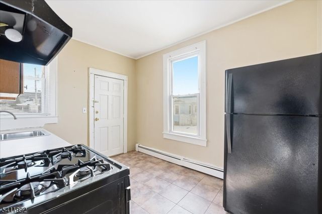 91 2Nd St, Woodbridge Twp., NJ 07095