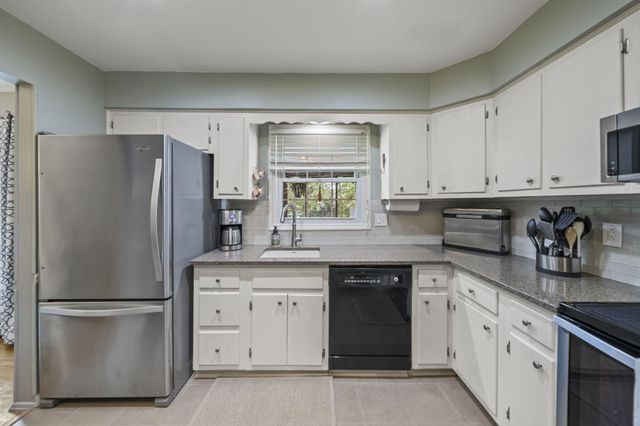 6951 Ardelle Drive, Reynoldsburg, OH 43068