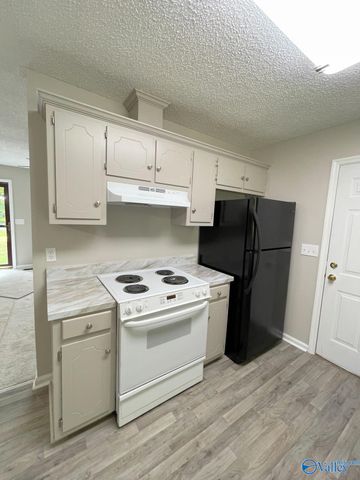 160 Guy Wilson Road, Hazel Green, AL 35750