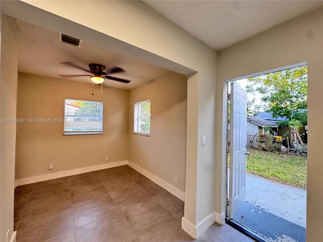 3040 NW 7th Street, Pompano Beach, FL 33069