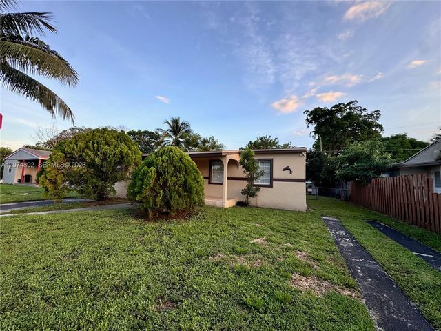 3040 NW 7th Street, Pompano Beach, FL 33069