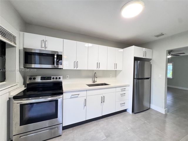 3040 NW 7th Street, Pompano Beach, FL 33069