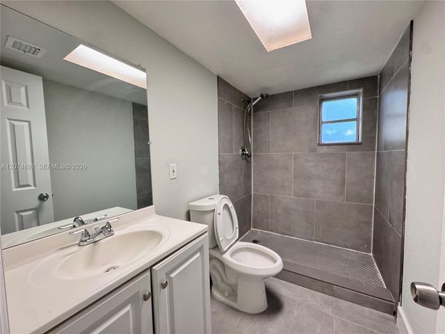 3040 NW 7th Street, Pompano Beach, FL 33069