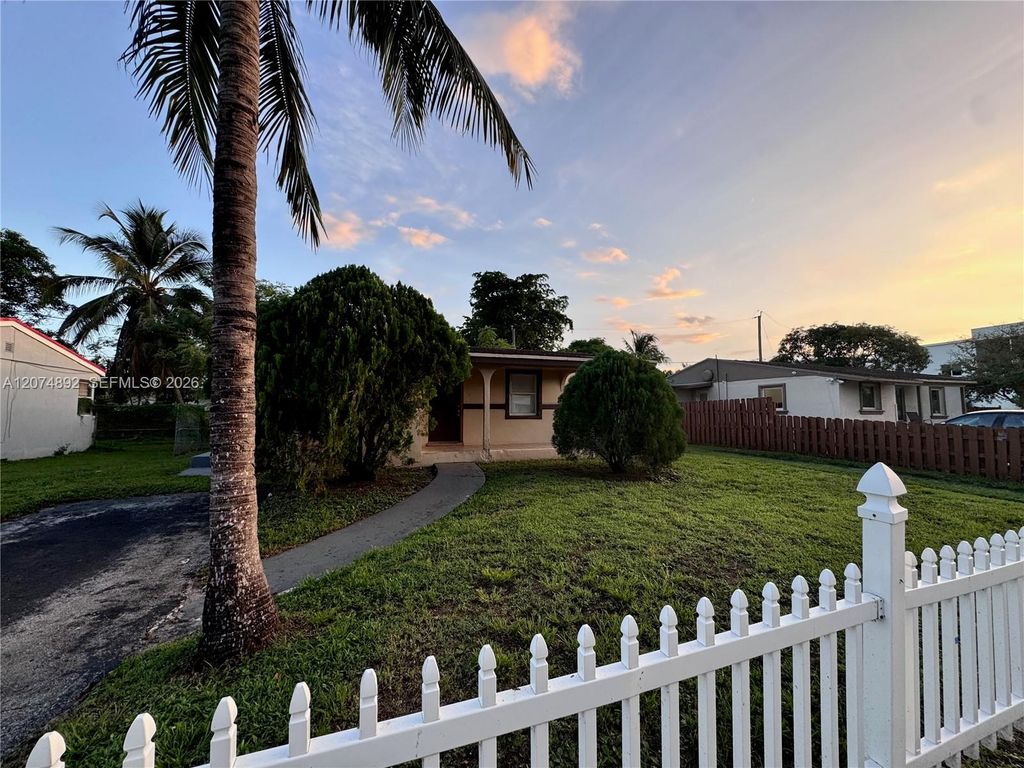 3040 NW 7th Street, Pompano Beach, FL 33069