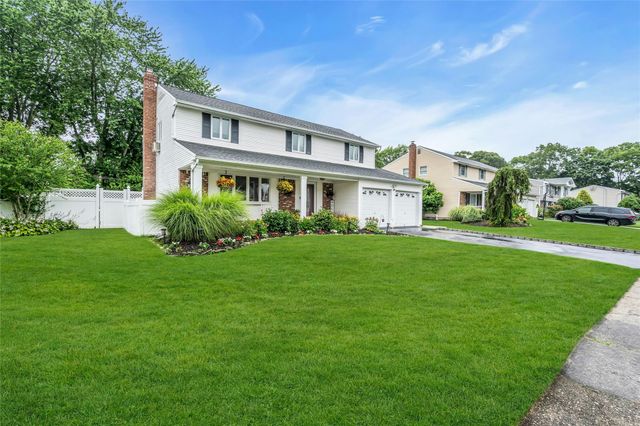 43 Longstreet Drive, Lake Grove, NY 11755