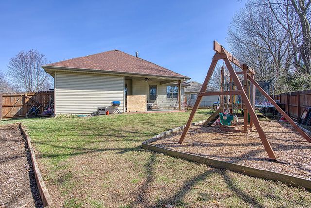 2504 E Verona Street, Springfield, MO 65804