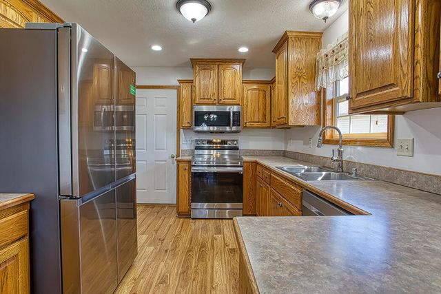 2504 E Verona Street, Springfield, MO 65804