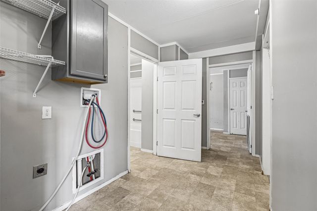 1756 County Road 3479a, Cleveland, TX 77327