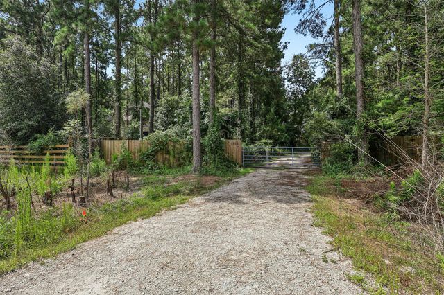 1756 County Road 3479a, Cleveland, TX 77327