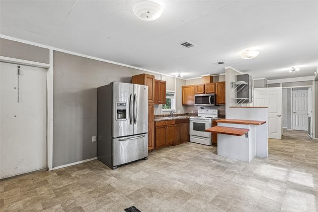 1756 County Road 3479a, Cleveland, TX 77327