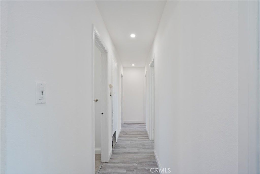 Image 11 of property listing at 1039 W Avenue J-14, Lancaster, CA 93534