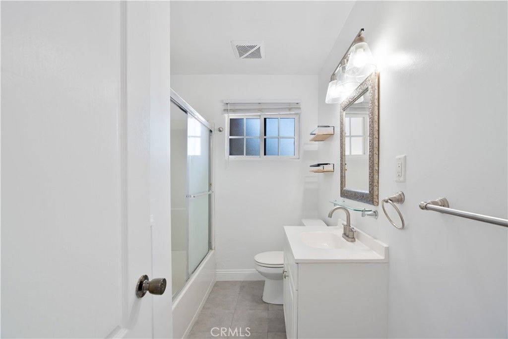 Image 14 of property listing at 1039 W Avenue J-14, Lancaster, CA 93534