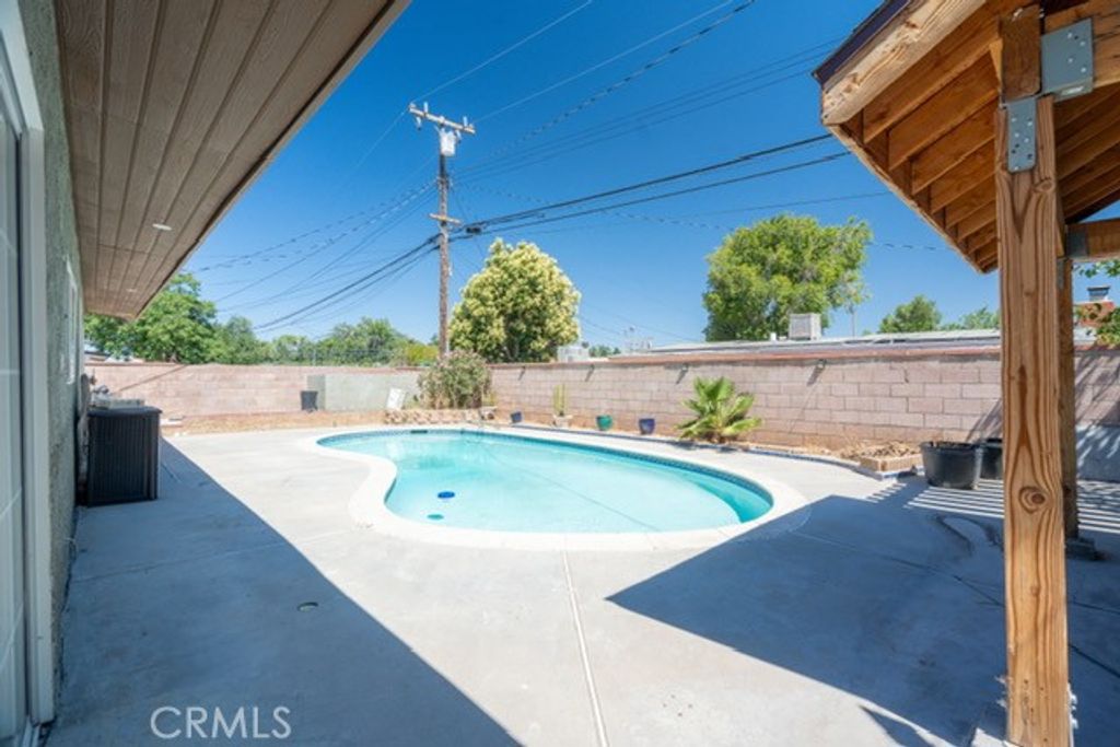 Image 32 of property listing at 1039 W Avenue J-14, Lancaster, CA 93534