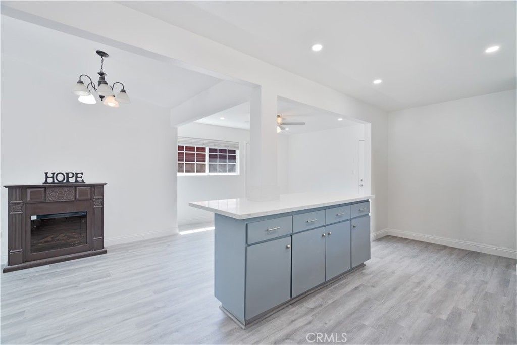 Image 7 of property listing at 1039 W Avenue J-14, Lancaster, CA 93534