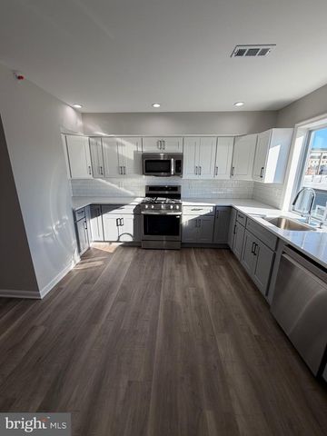 2218 W MASTER ST, Philadelphia, PA 19121