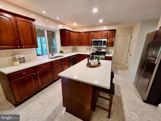 124 MOORE DR, Media, PA 19063