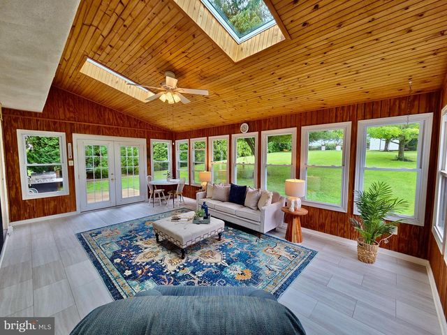 124 MOORE DR, Media, PA 19063