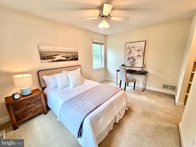124 MOORE DR, Media, PA 19063