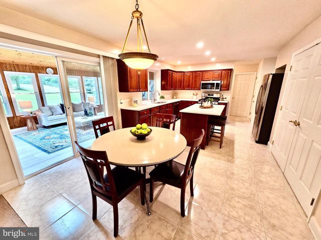 124 MOORE DR, Media, PA 19063