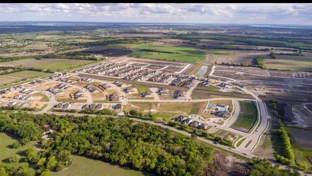 511 Clover Creek Drive, Mckinney, TX 75071