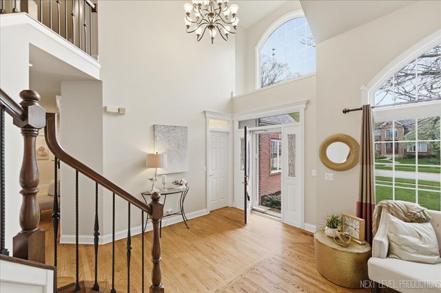 2595 Ginger Woods Drive, Aurora, IL 60502