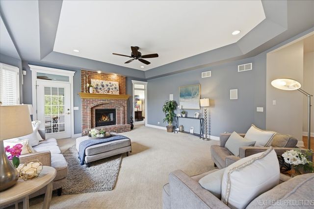 2595 Ginger Woods Drive, Aurora, IL 60502