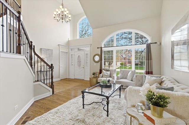 2595 Ginger Woods Drive, Aurora, IL 60502