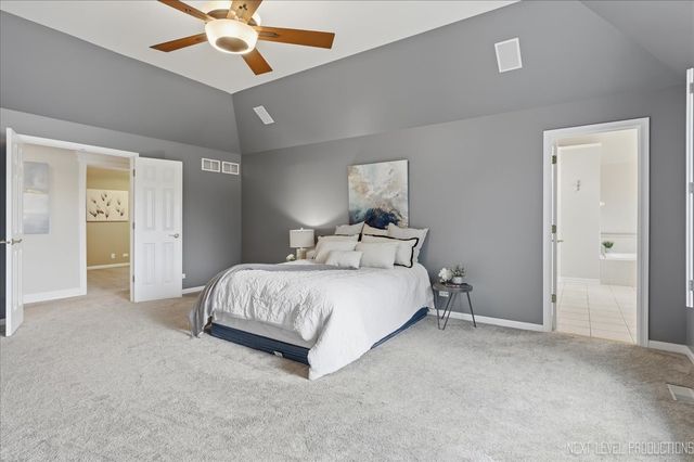 2595 Ginger Woods Drive, Aurora, IL 60502