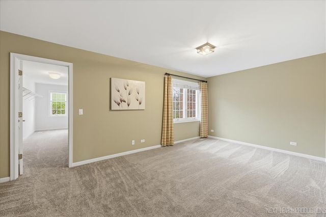 2595 Ginger Woods Drive, Aurora, IL 60502