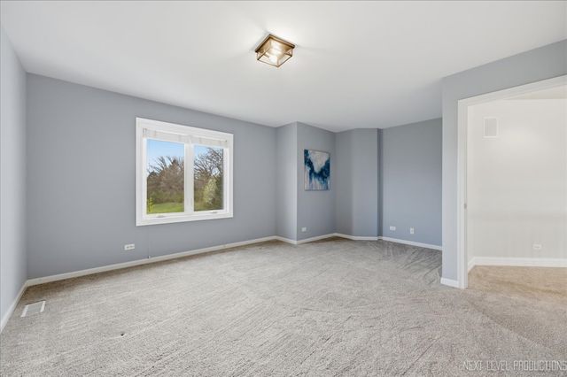 2595 Ginger Woods Drive, Aurora, IL 60502