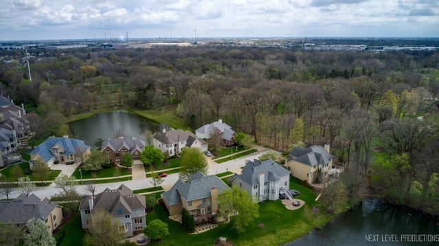 2595 Ginger Woods Drive, Aurora, IL 60502