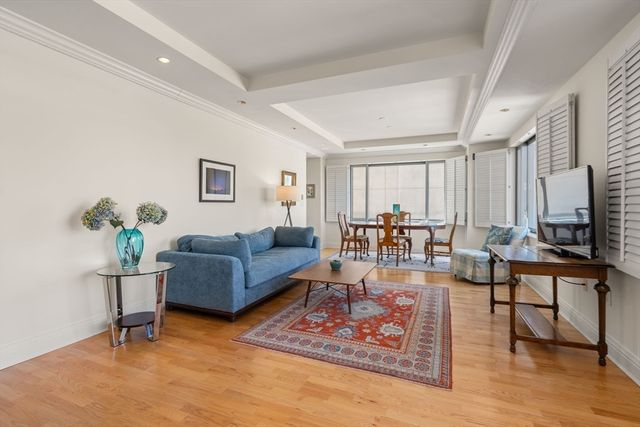 1 Huntington Ave 807, Boston, MA 02116
