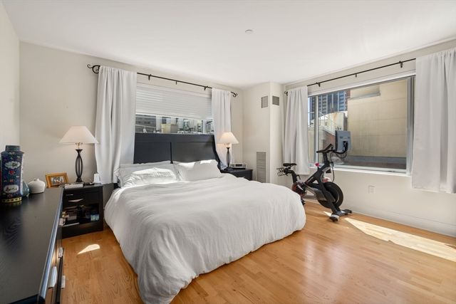1 Huntington Ave 807, Boston, MA 02116